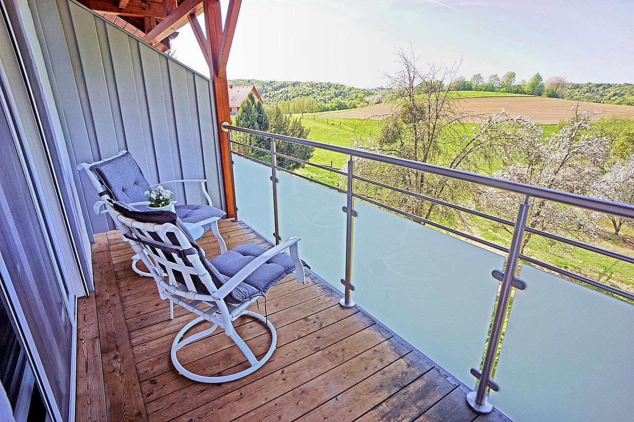 Boutique Hotel Loipenhof ลอยแพร์ดอร์ฟ เบ เฟิร์สเทนเฟลด์ ภายนอก รูปภาพ